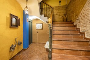 Interior - Apartment 'Zayda' with Balcony, Wi-Fi and Air Conditioning (Daroca)