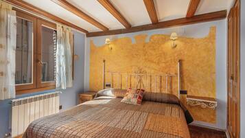 1 chambre, fer et planche Ă repasser, Wi-Fi gratuit, draps fournis