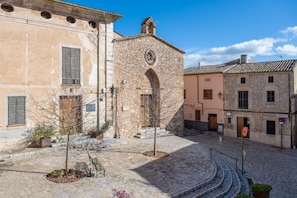 Exterior - Apartment 'Can 32 2 Habitaciones' with Mountain View and Air Conditioning (Pollença)