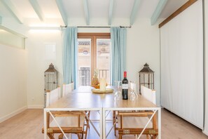 Dining - Apartment 'Can 32 2 Habitaciones' with Mountain View and Air Conditioning (Pollença)