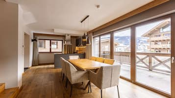 Chalet | Dining