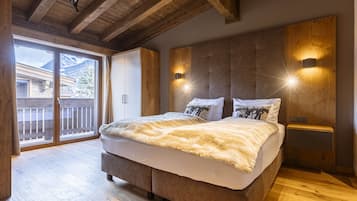 Chalet | 4 kamar tidur dan dilengkapi dengan perabotan berbeda-beda
