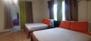 3 bedrooms, free WiFi, bed sheets, wheelchair access