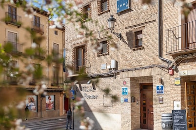 Apartment 'Amira' with Wi-Fi and Air Conditioning