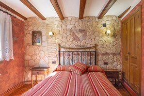 1 chambre, fer et planche à repasser, accès au Wi-Fi (inclus)