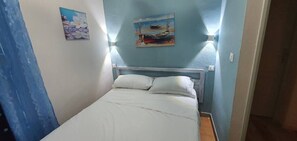 4 slaapkamers, een strijkplank/strijkijzer, gratis wifi, beddengoed