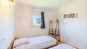 2 slaapkamers, een strijkplank/strijkijzer, gratis wifi, beddengoed