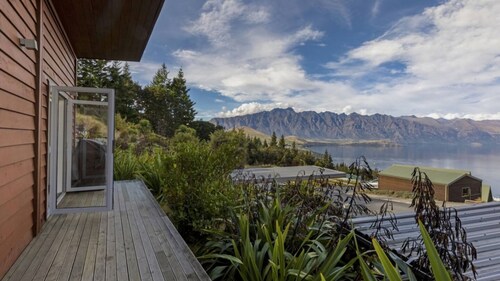 A Remarkable View Apt - Panoramic Views BBQ