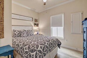 2 quartos, ferros/tábuas de passar roupa, Wi-Fi, roupa de cama