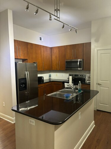 Sophisticated Stay 2-bedroom apartment with AC, fitness room in awesome Houston
