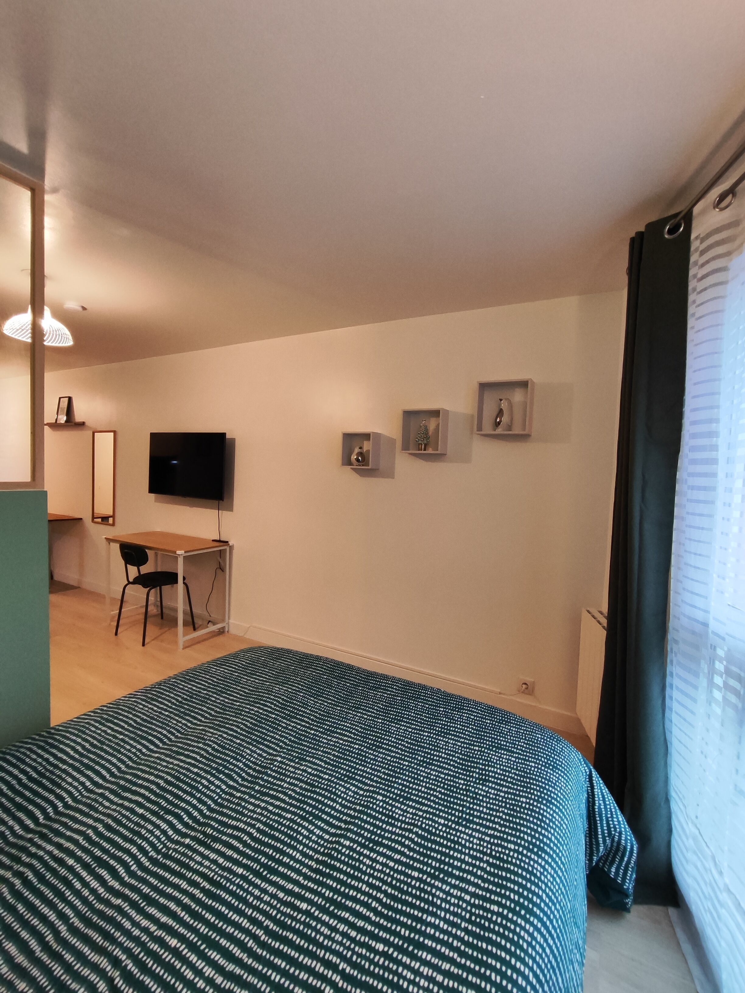 1 chambre, bureau, Wi-Fi gratuit, draps fournis