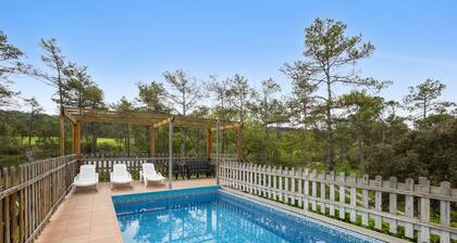 Rural House 'Cal Panxeta' with Mountain Views, Wi-Fi and Air Conditioning