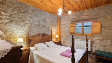 7 bedrooms, free WiFi, bed sheets