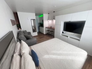 1 bedroom, iron/ironing board, WiFi