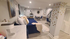 1 bedroom, desk, iron/ironing board, WiFi