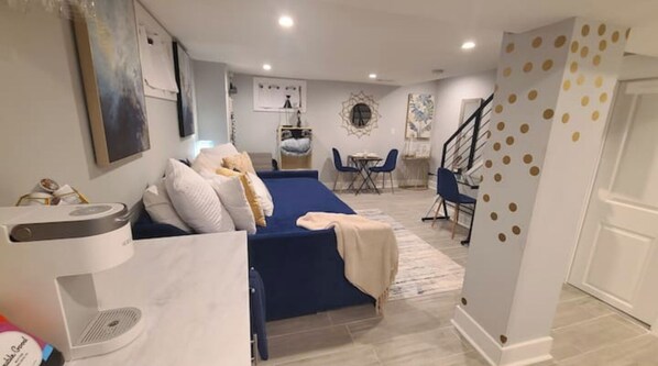 1 bedroom, desk, iron/ironing board, WiFi - Cozy Basement Suite with Outdoor Oasis in NE Washington, DC! (Washington)