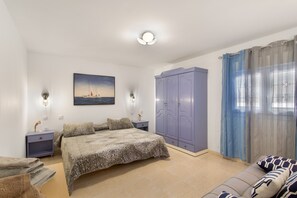 1 bedroom, iron/ironing board, free WiFi, bed sheets - Vacation 'Casa Paula - 24' with Mountain View, Private Pool and Wi-Fi (Arinaga)