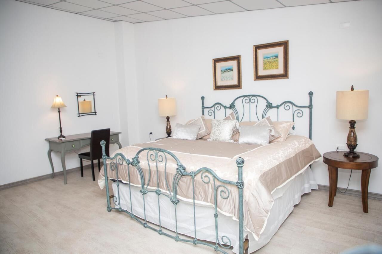 Laptop workspace, free WiFi