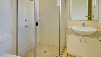 Private Room at Resort near University | Bathroom