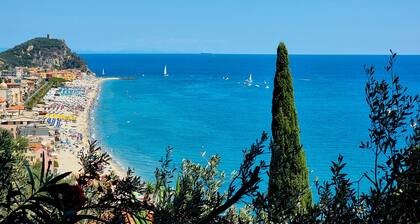 Holiday Home 'Il Carrubo' with Sea View, Wi-Fi and Air Conditioning