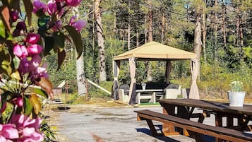 House | Outdoor dining