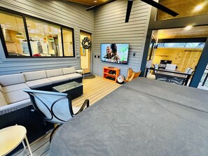 Games room - New Luxury Custom House near Downtown, spacious & modern with Fun Amenities! (Nashville)