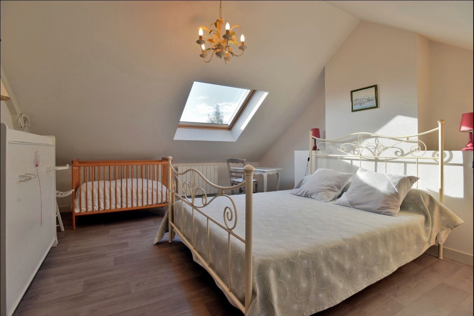 2 soverom, strykejern/-brett, wi-fi (inkludert) og sengetøy