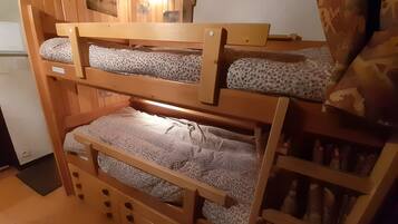 2 bedrooms, iron/ironing board