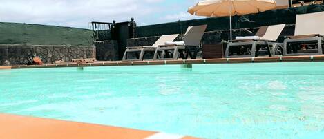 Piscine extérieure, piscine chauffée