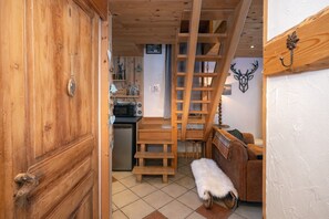 Interior - Cottage in a Traditional Mountain Chalet in the Heart of Chartreuse (Saint Pierre d'Entremont)