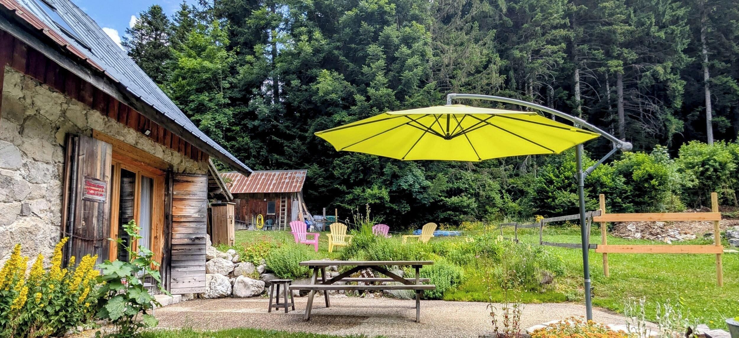 屋外ダイニングエリア