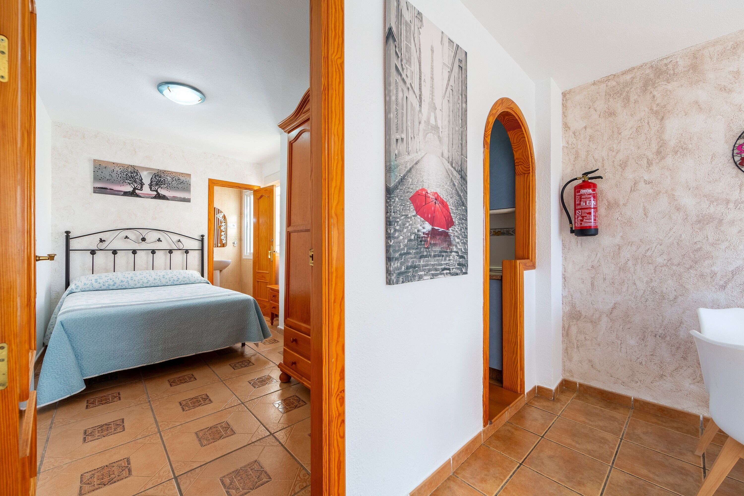 1 bedroom, bed sheets