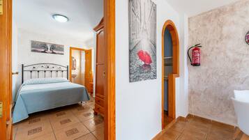 1 bedroom, bed sheets