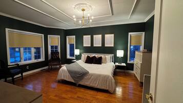 3 bedrooms, iron/ironing board, bed sheets