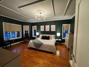 3 bedrooms, iron/ironing board, bed sheets