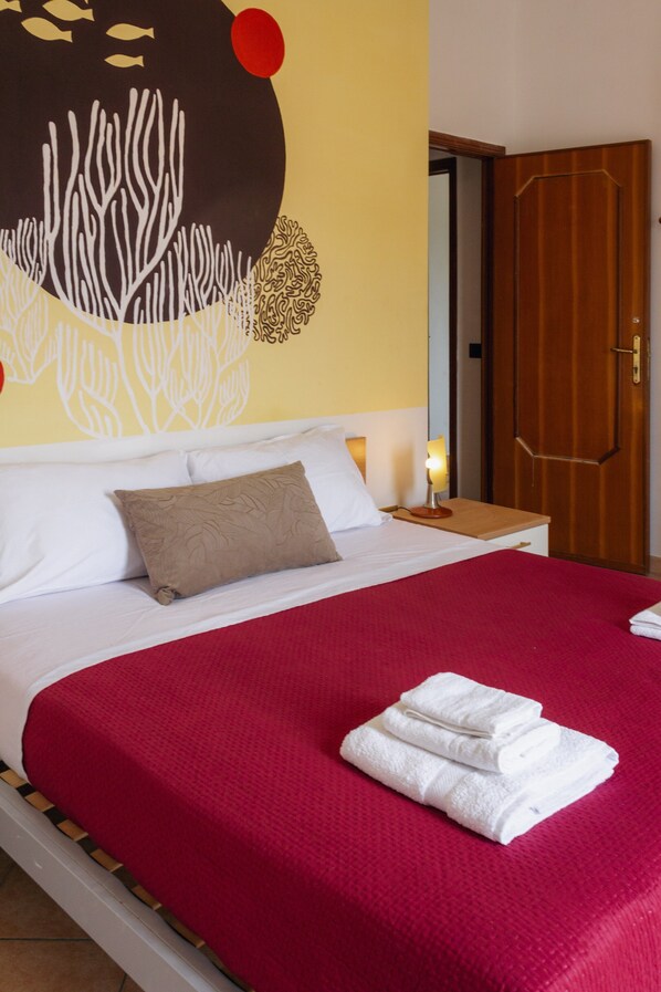 1 bedroom, iron/ironing board, free WiFi, bed sheets - Vbeb Macrame Rooms Agrigento Double Room '1' with Balcony, Wi-Fi and Air Conditioning (Villaggio Mosè)