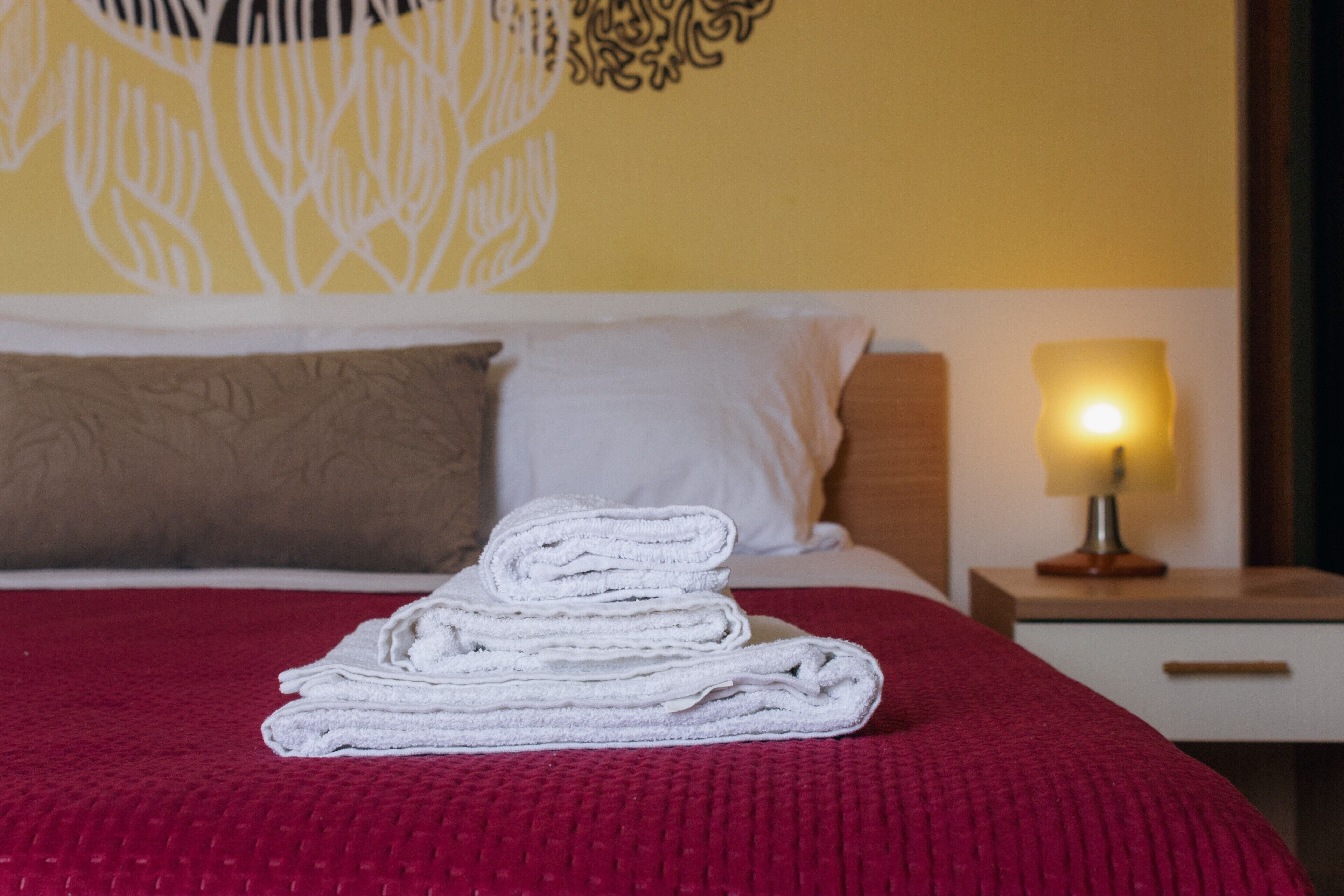 1 غرفة نوم ومكواة/لوح كي وواي فاي مجانًا وملاءات أسرّة