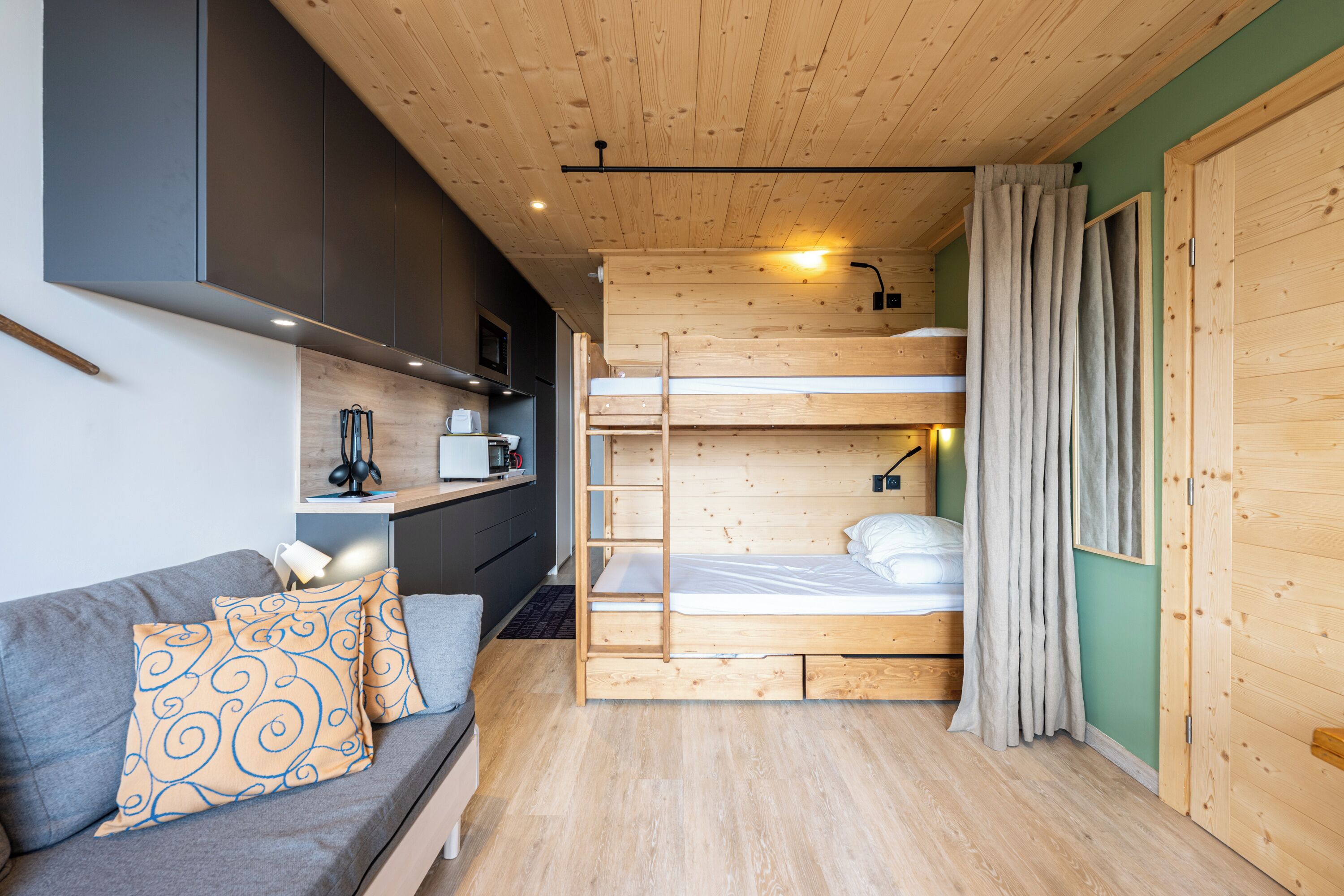 アイロン / アイロン台、WiFi (無料)