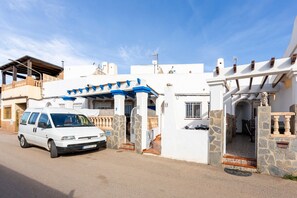 Property grounds - Apartment 'Maracas 1' with Shared Terrace and Air Conditioning (El Pozo de los Frailes)