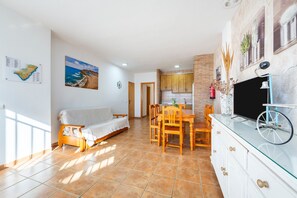 Dining - Apartment 'Maracas 1' with Shared Terrace and Air Conditioning (El Pozo de los Frailes)