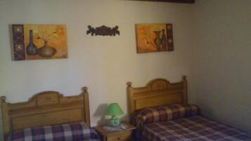 4 sovrum, gratis wi-fi och sÀngklÀder