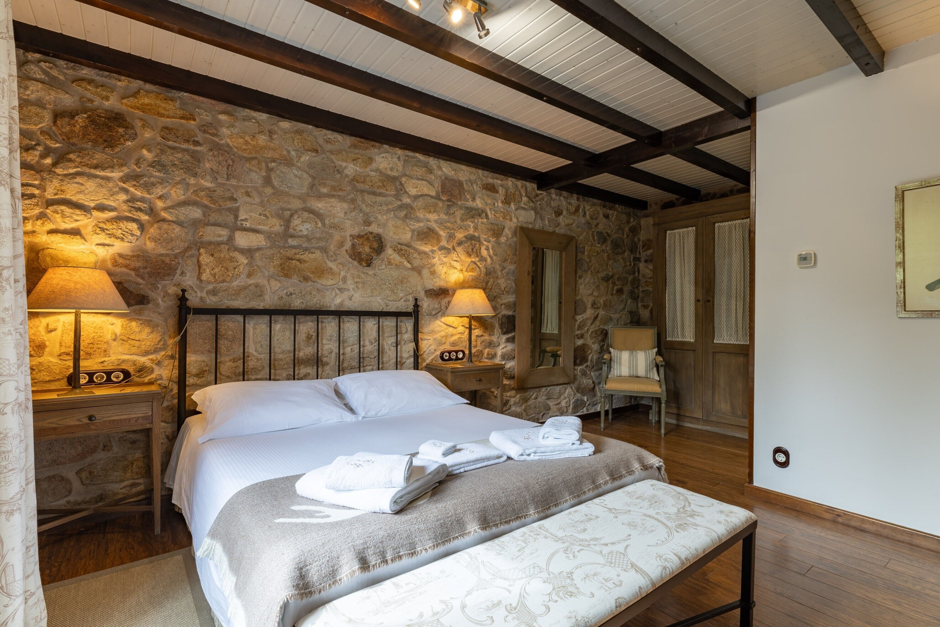 1 多间卧室、免费 WiFi、床单