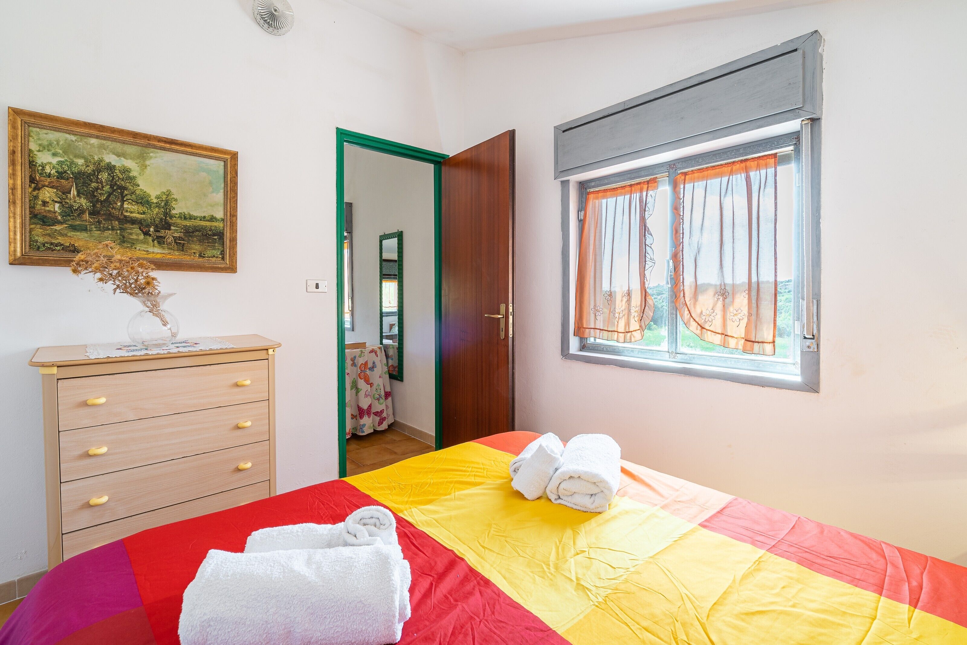 3 chambres, fer et planche à repasser, draps fournis