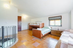 3 chambres, fer et planche à repasser, draps fournis