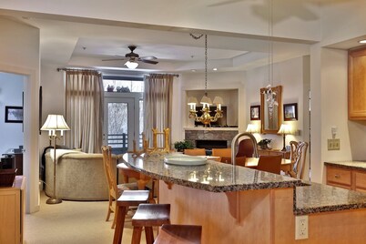 Lodges at Sunrise 3BR Luxury Ski On Ski Off Condo. Pool. Hot Tub. Gym. Discounted Ski Rentals.