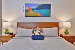 3 bedrooms, desk, iron/ironing board, free WiFi