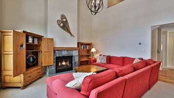 Smart-TV, Kamin, Stereoanlage