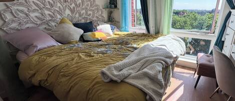 2 bedrooms, WiFi, bed sheets