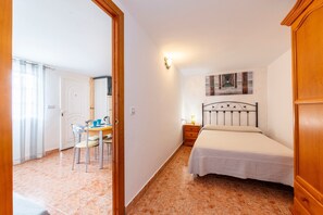 1 habitación y ropa de cama 