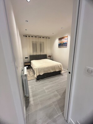 2 habitaciones, tabla de planchar con plancha y wifi gratis 